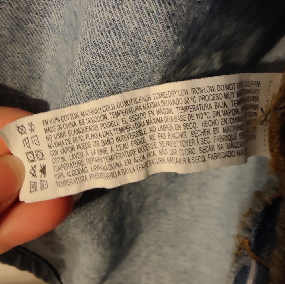 Forever 21 distressed jean jacket size medium - Picture 6 of 7